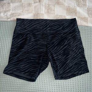 Lululemon Align Short 8” 
Size 18